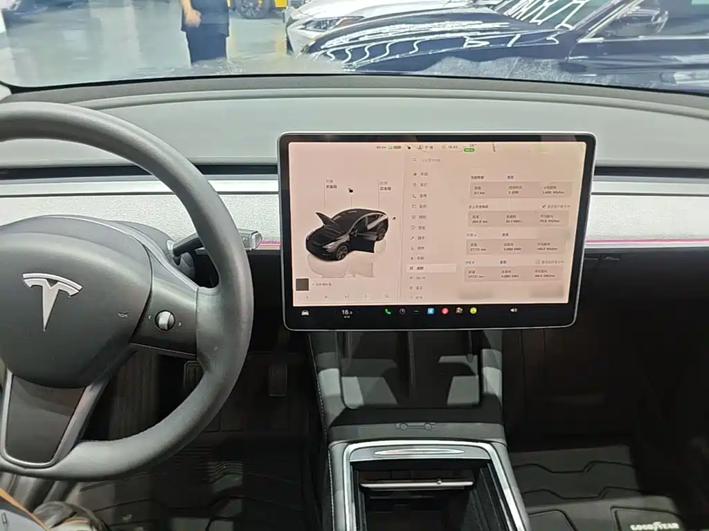 Tesla Model Y 2024 — фото 10
