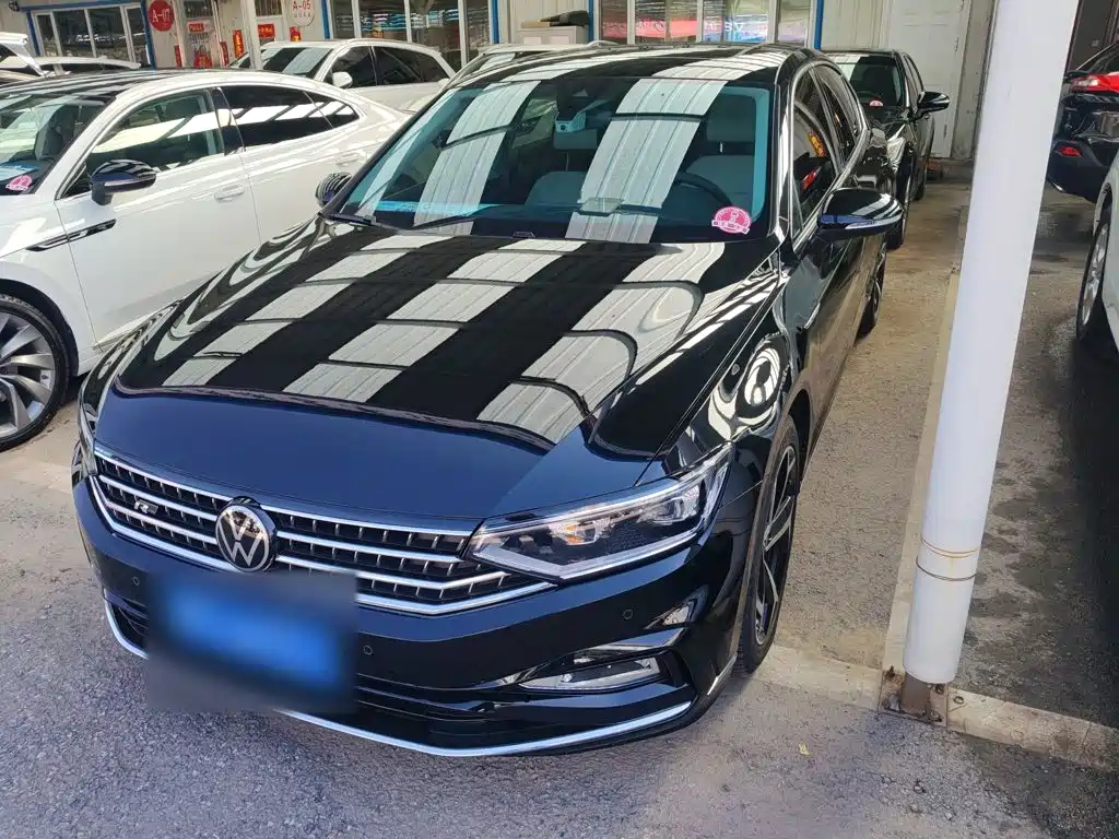 Volkswagen Magotan 2025