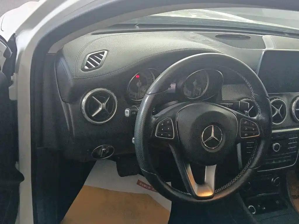 Mercedes-Benz GLA 2017