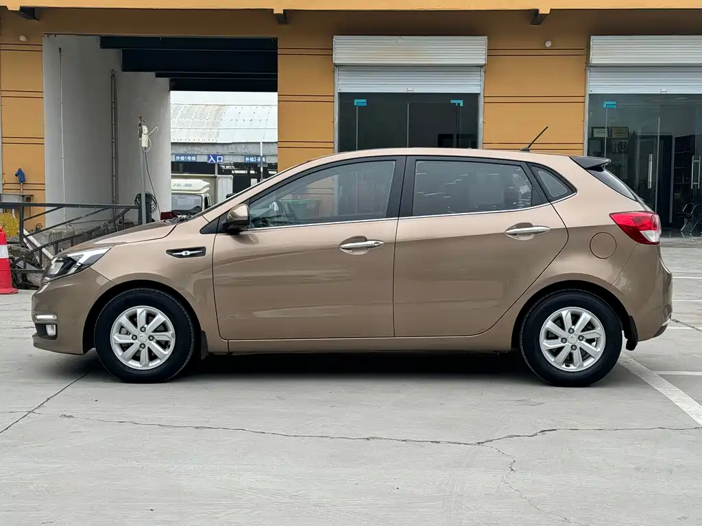 Kia K2 2016 — фото 15