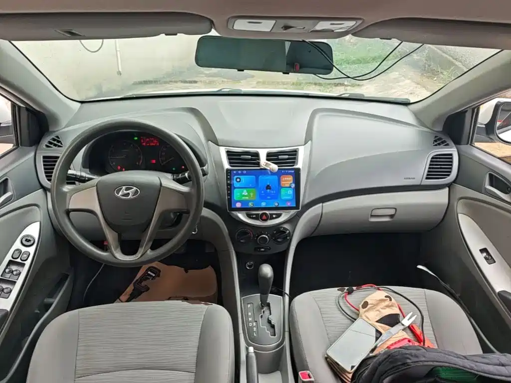Hyundai Accent 2016 — фото 10