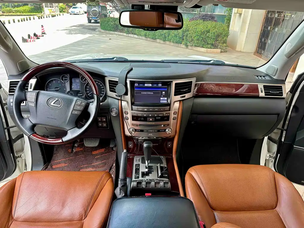 Lexus LX 2013 — фото 10