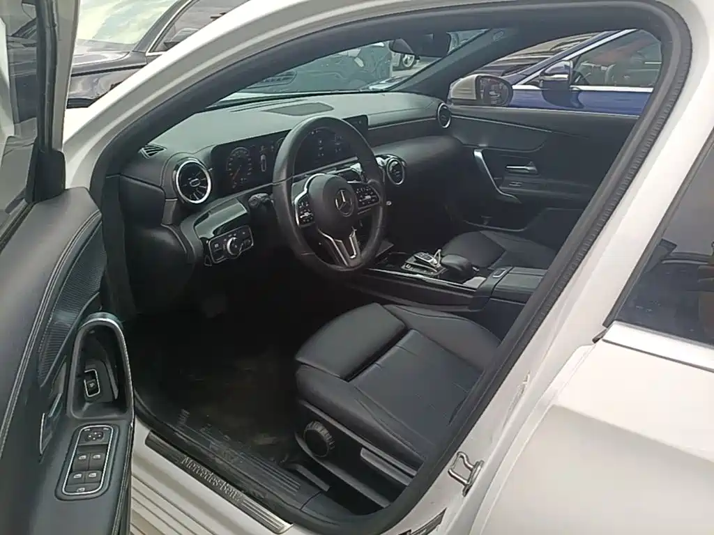 Mercedes-Benz A-Class 2023 — фото 16