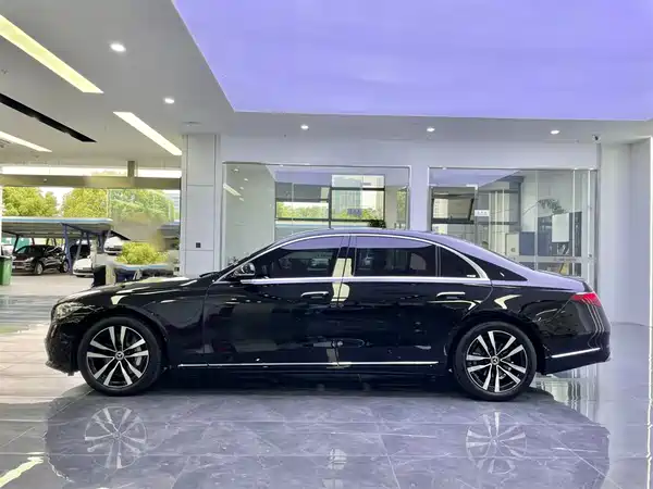 Mercedes-Benz S-Class 2023