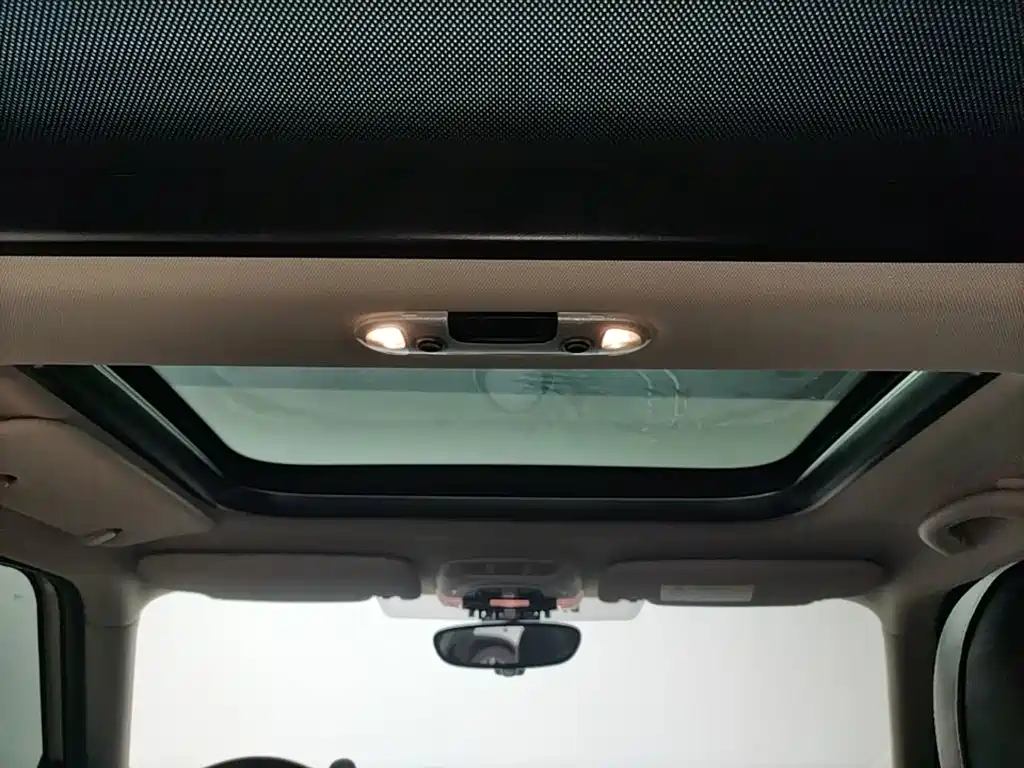 MINI Clubman 2018 — фото 18