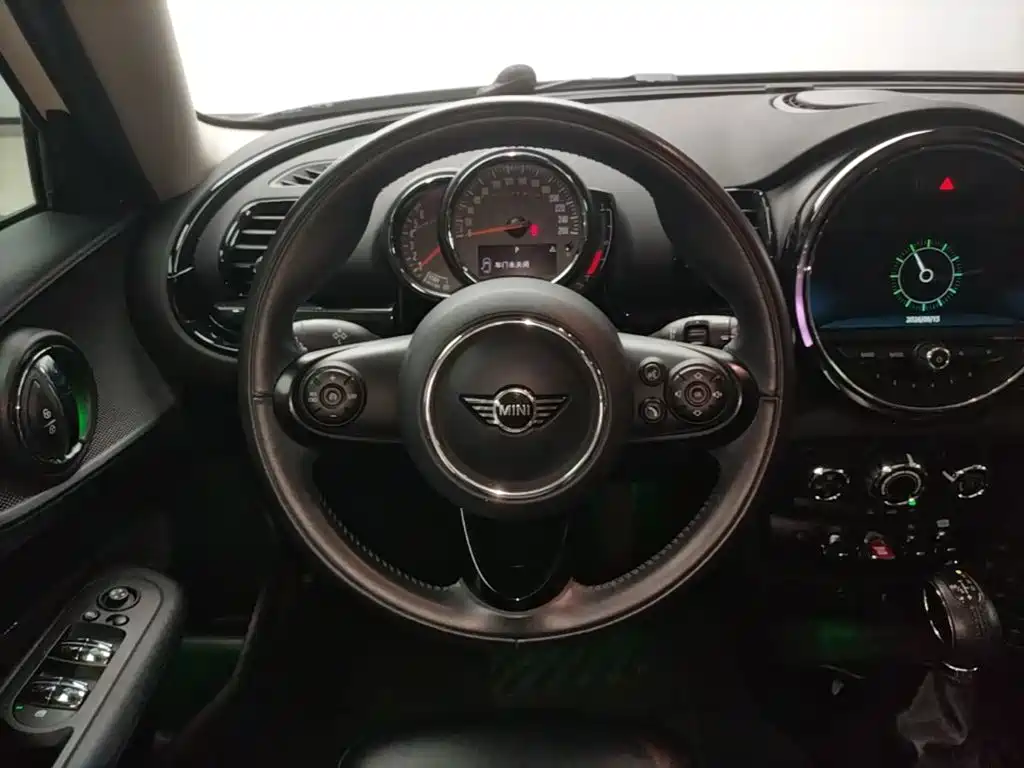 MINI Clubman 2018 — фото 11