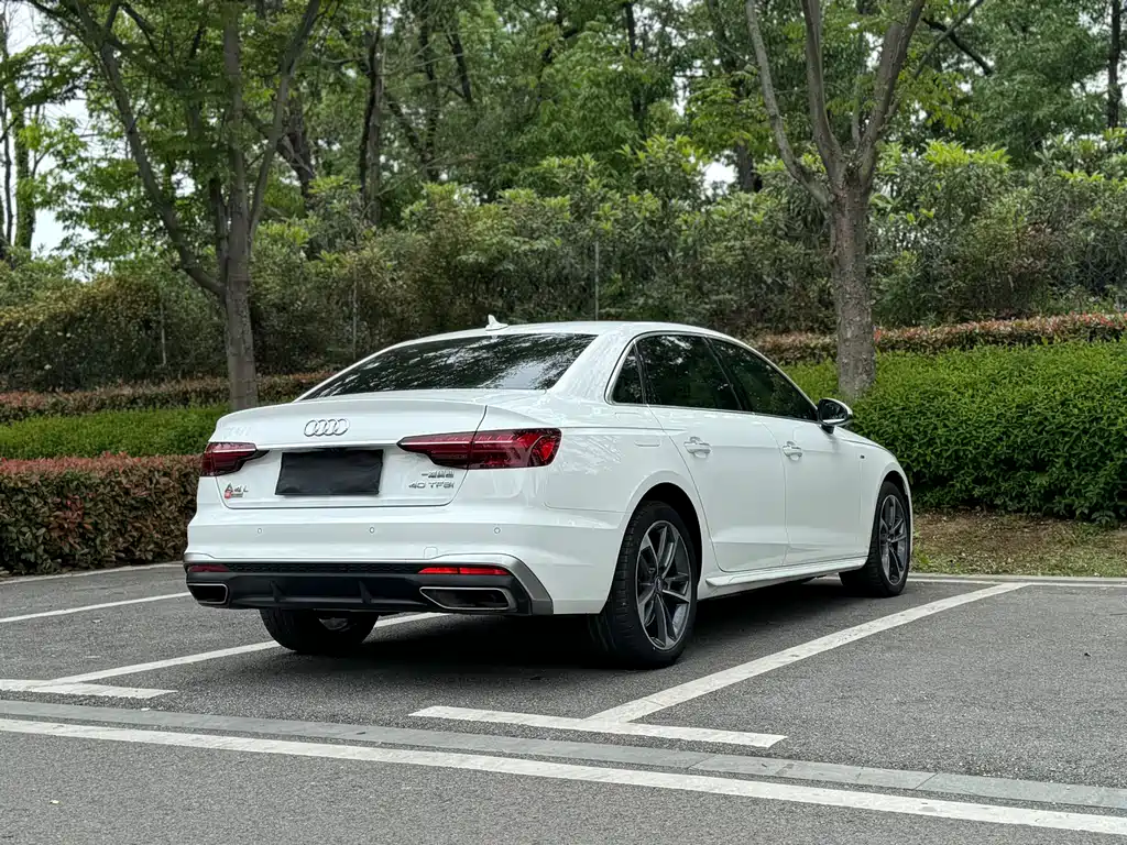 Audi A4L 2021 — фото 19