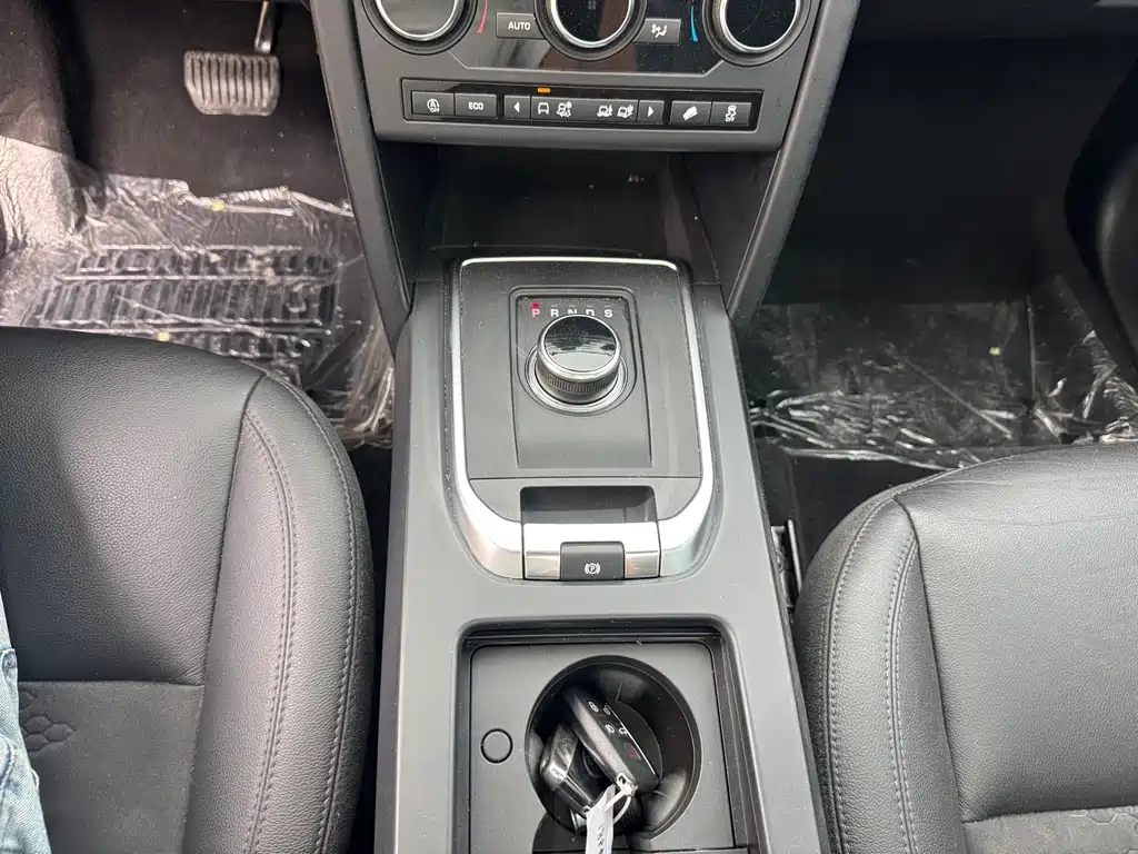 Land Rover Discovery Sport 2018 — фото 16