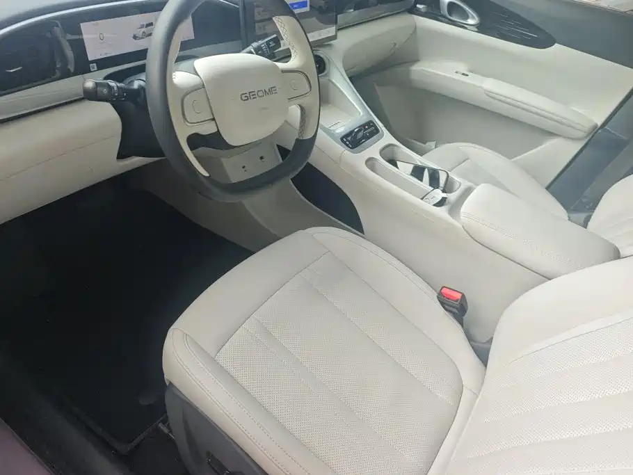 Geely Galaxy Starwish 2025 — фото 9