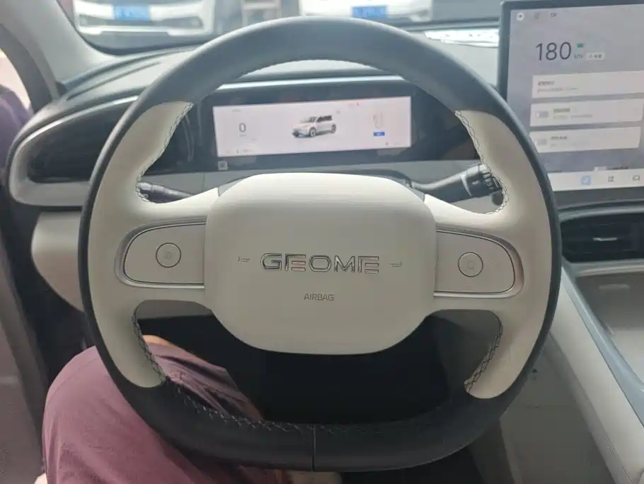 Geely Galaxy Starwish 2025 — фото 15
