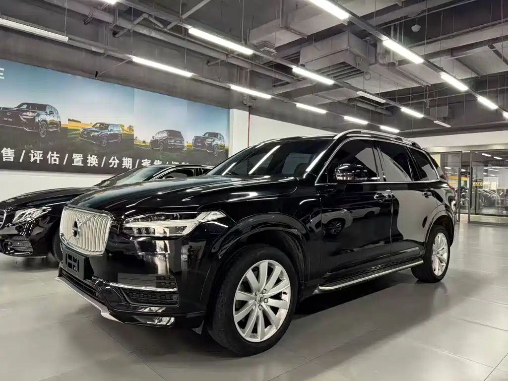 Volvo XC90 2017 — фото 1
