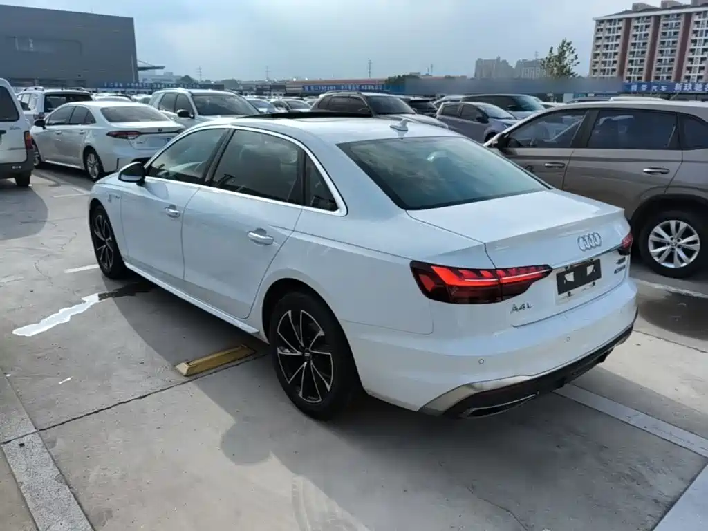 Audi A4L 2021