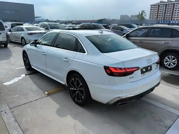 Audi A4L 2021