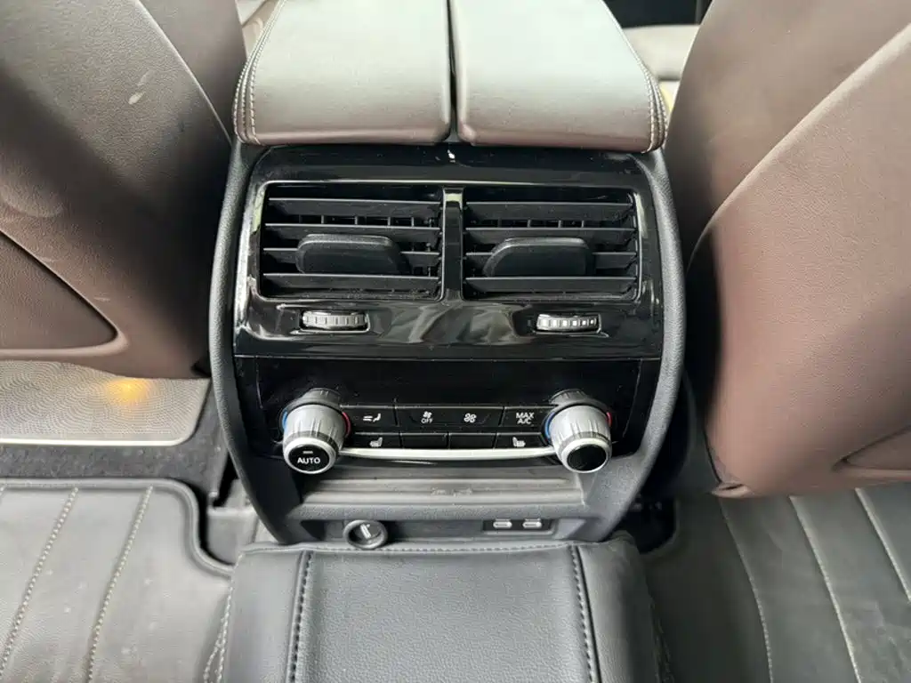 BMW 5 Series 2020 — фото 18