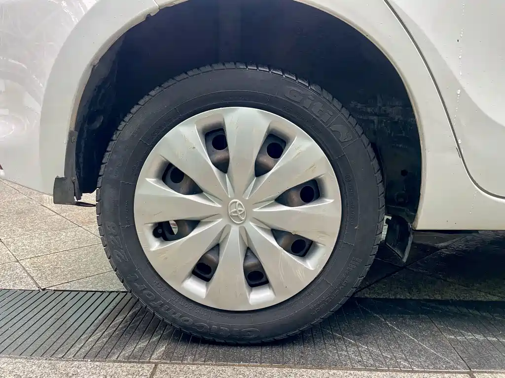 Toyota Yaris L 2015 — фото 7