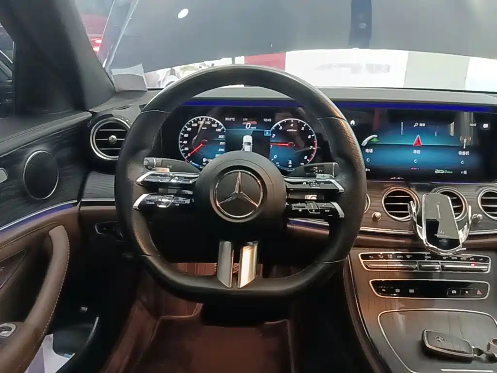 Mercedes-Benz E-Class 2021 — фото 11