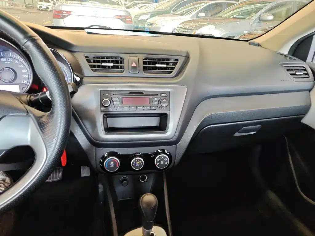 Kia K2 2015
