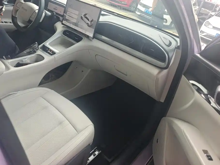 Geely Galaxy Starwish 2025 — фото 8