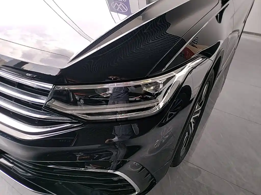 Volkswagen Tiguan L 2025 — фото 24