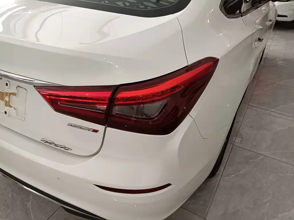 Changan Eado 2018 — фото 24