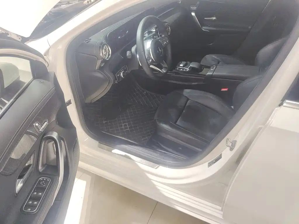 Mercedes-Benz A-Class 2020 — фото 16