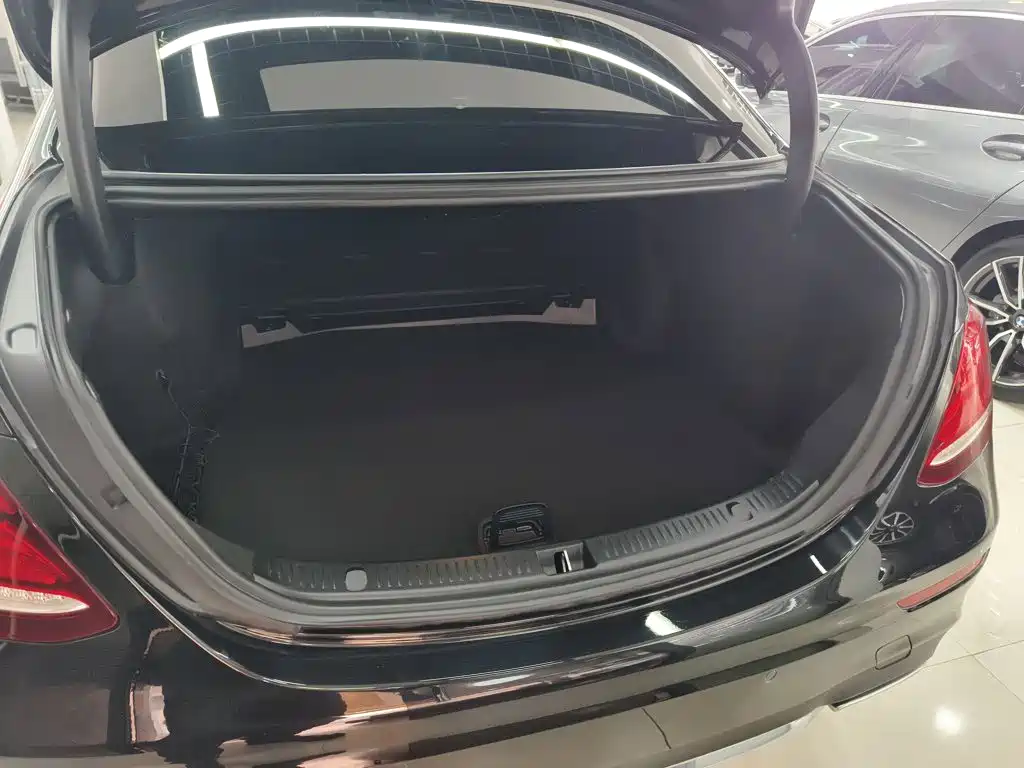 Mercedes-Benz E-Class 2020 — фото 12