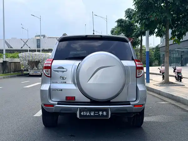 Toyota RAV4 2013