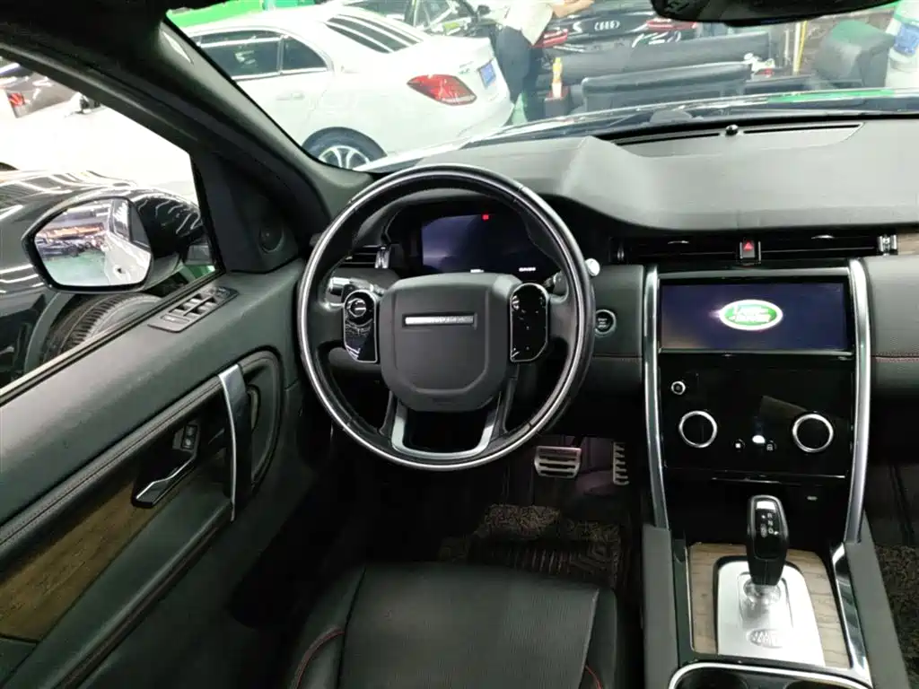 Land Rover Discovery Sport 2020 — фото 11