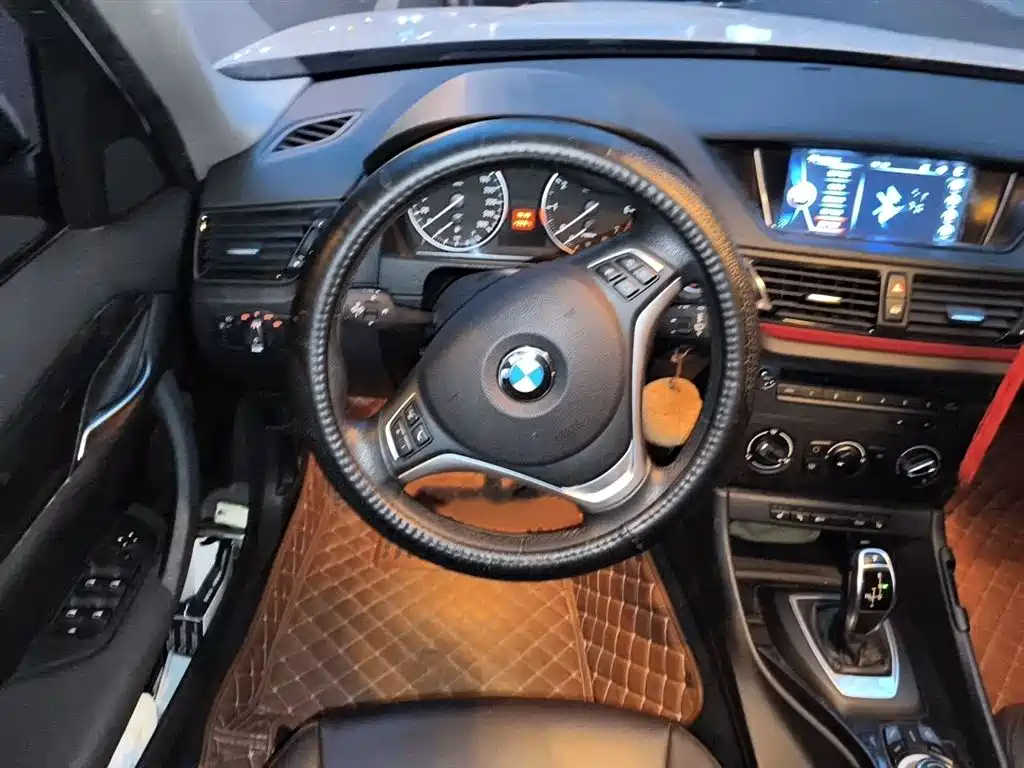BMW X1 2015 — фото 3