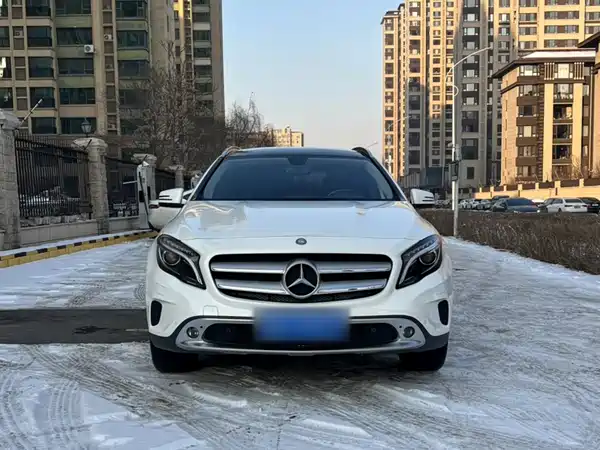 Mercedes-Benz GLA 2015