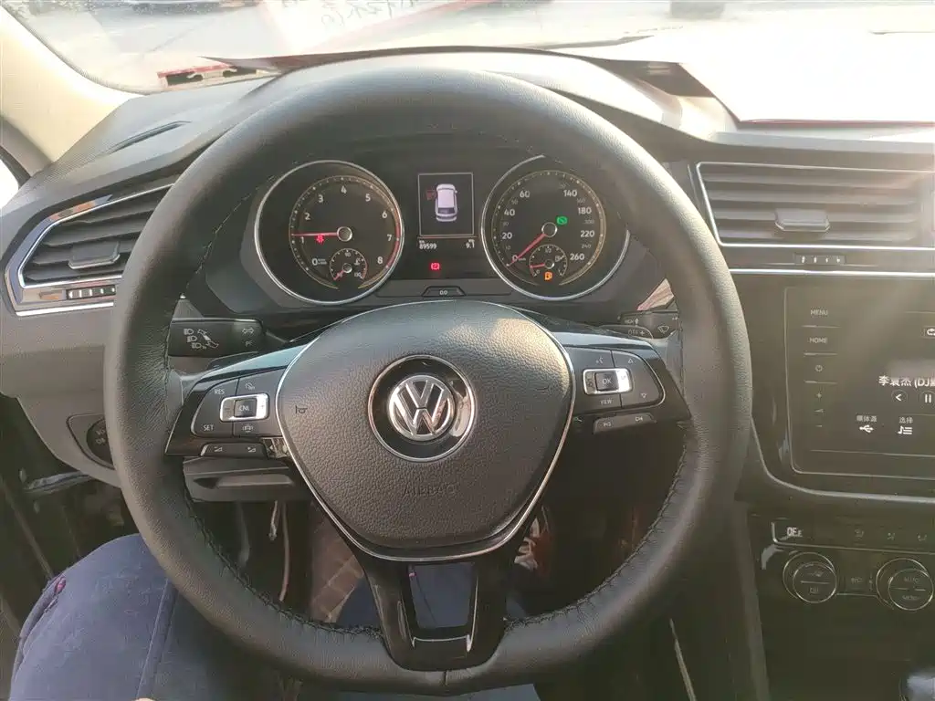 Volkswagen Tiguan L 2020 — фото 11