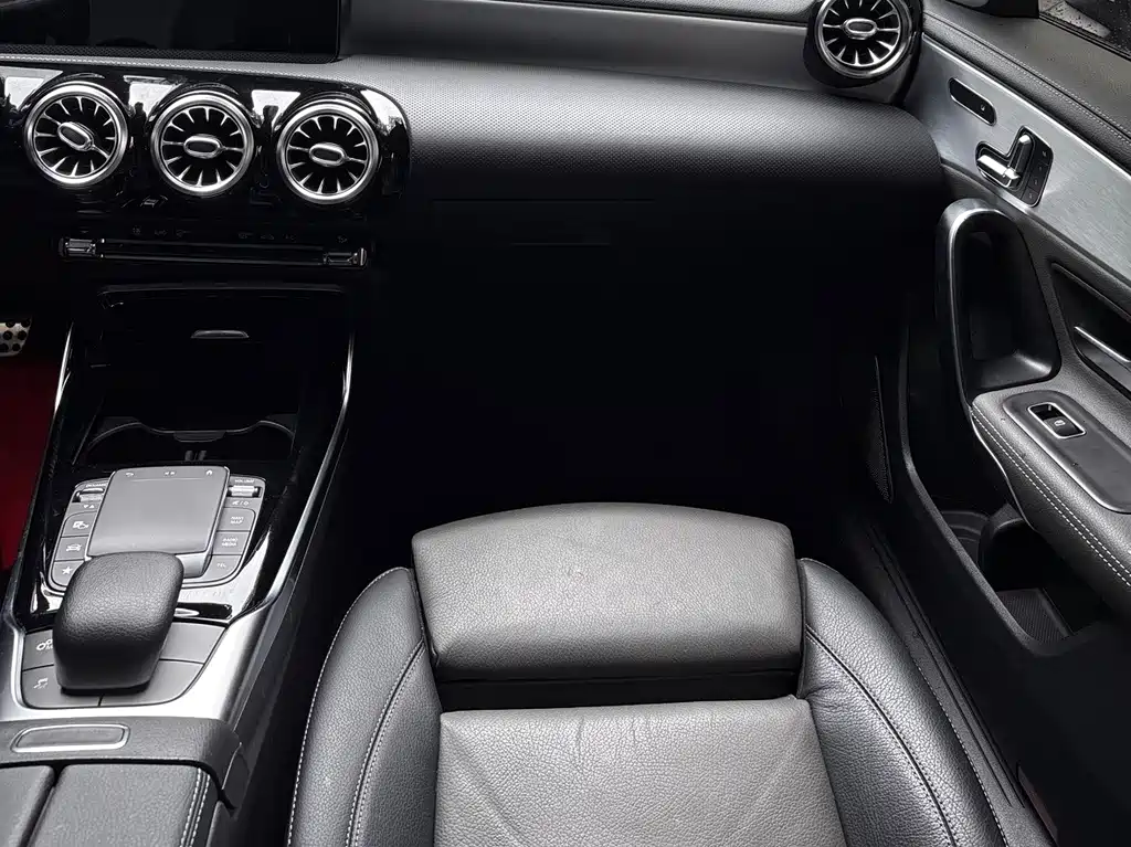Mercedes-Benz A-Class AMG 2021 — фото 7