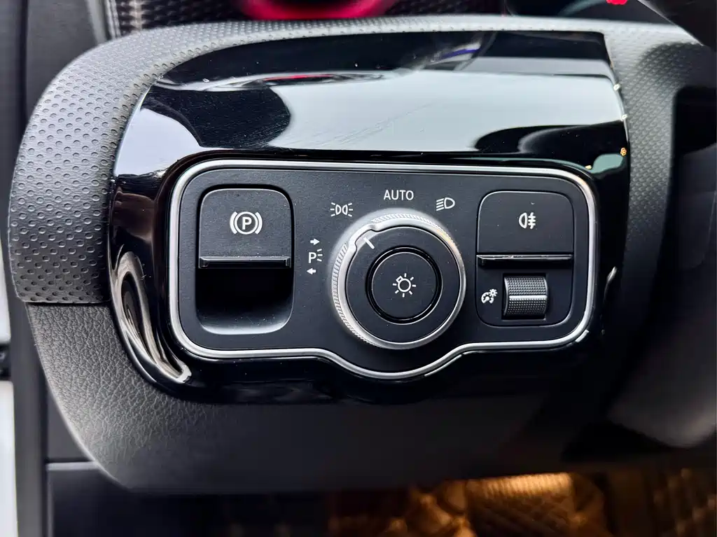 Mercedes-Benz A-Class 2023 — фото 17
