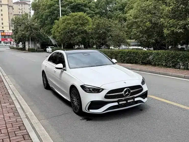 Mercedes-Benz C-Class 2023 — фото 3