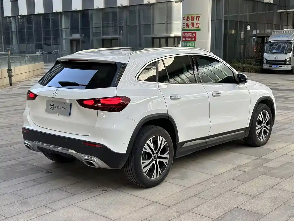 Mercedes-Benz GLA 2025 — фото 6