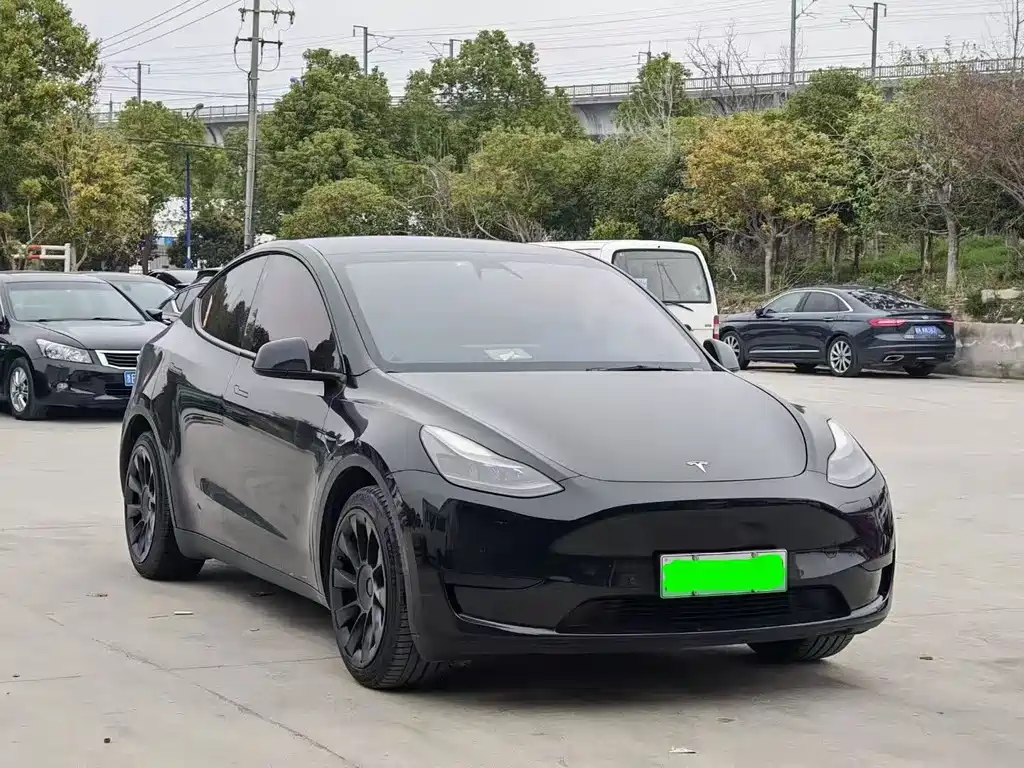 Tesla Model Y 2022 — фото 3