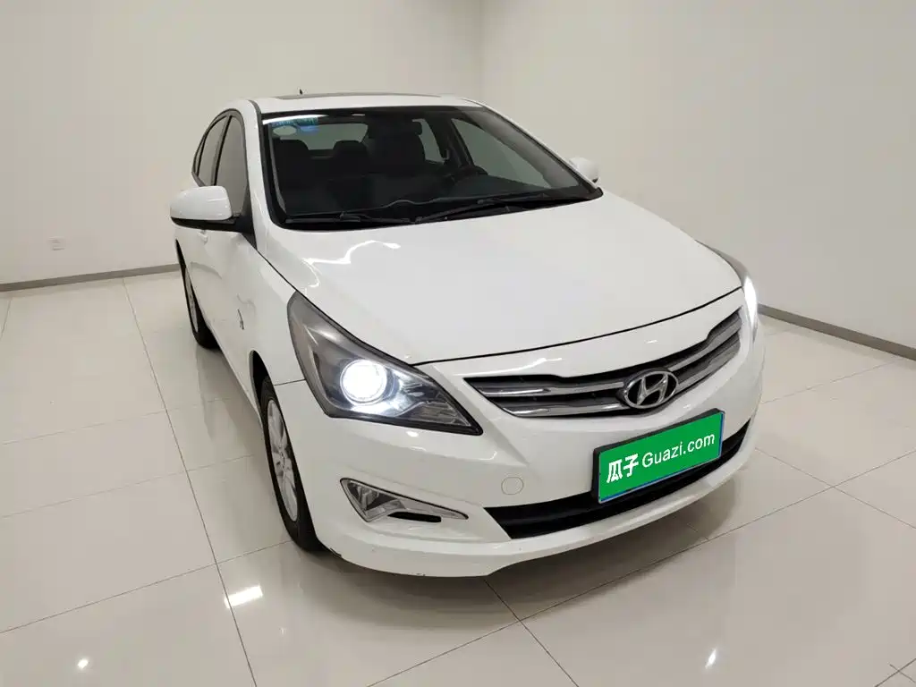 Hyundai Verna 2015
