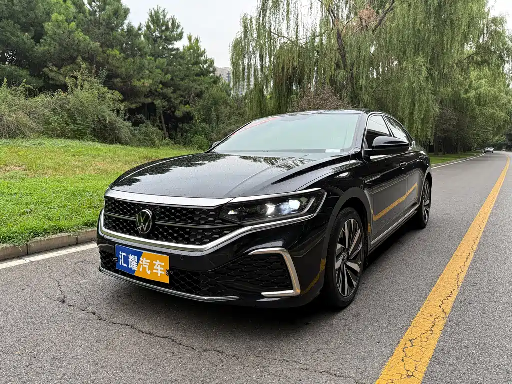 Volkswagen Passat 2023
