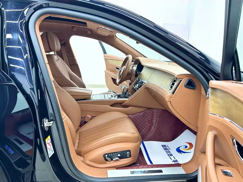 Bentley Flying Spur 2022 — фото 20