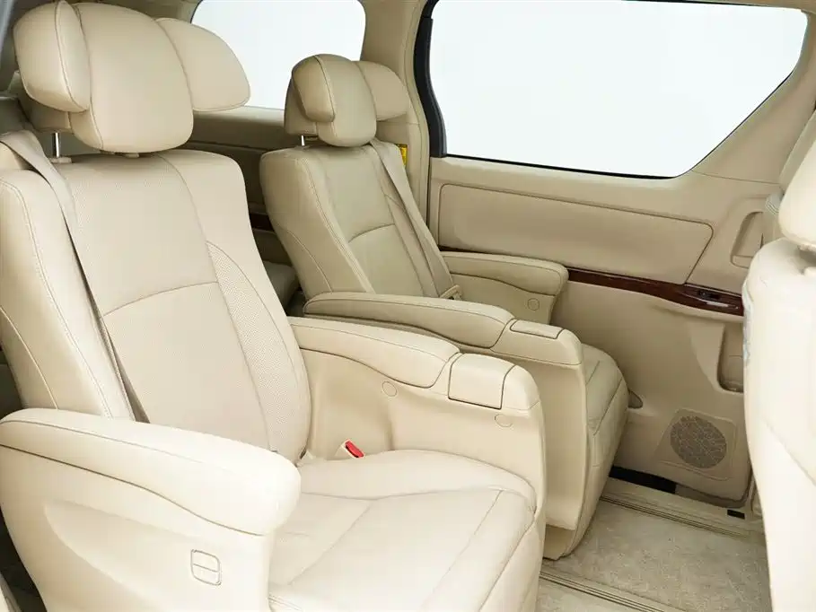 Toyota Alphard 2010 — фото 20
