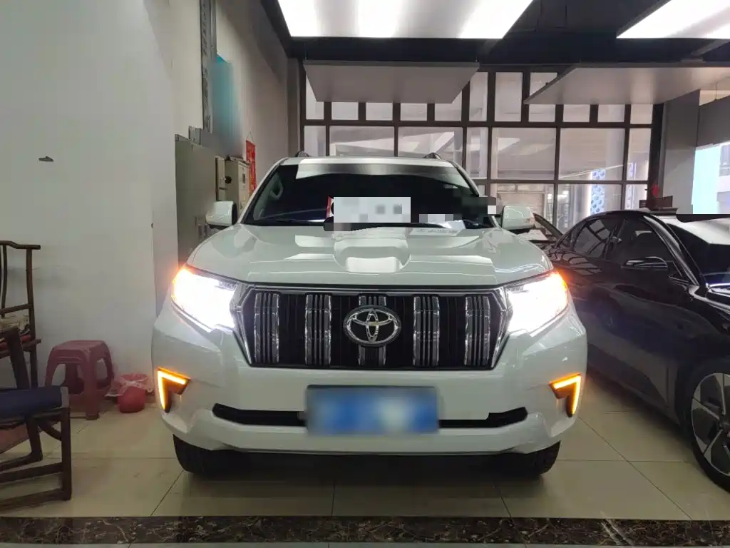 Toyota Prado 2019 — фото 3