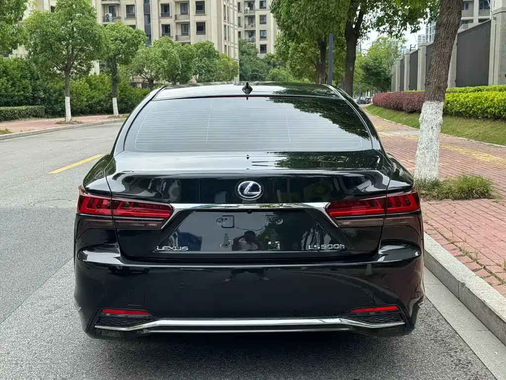 Lexus LS 2021 — фото 14