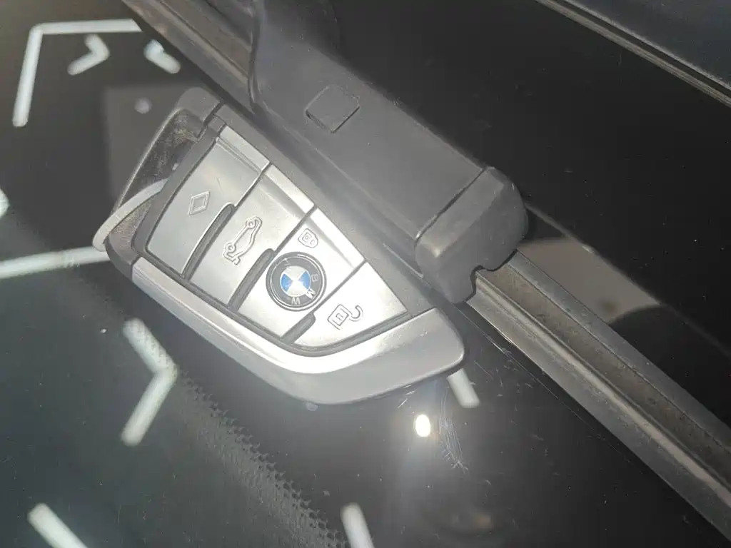 BMW 5 Series New Energy 2021 — фото 17
