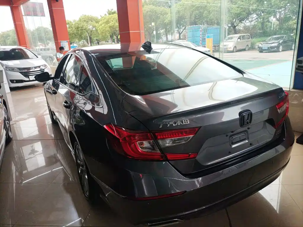 Honda Accord 2019 — фото 23