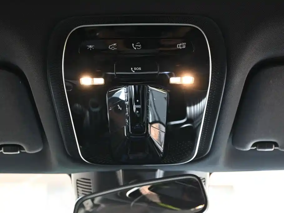 Mercedes-Benz C-Class 2025 — фото 13