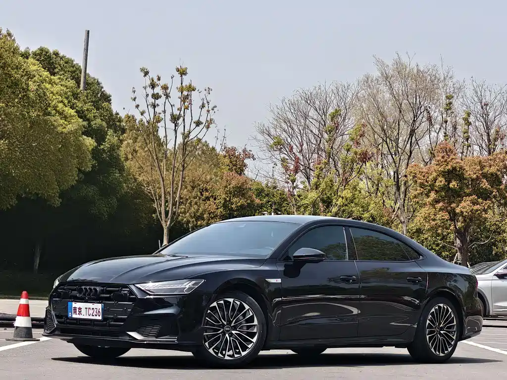 Audi A7L 2022 — фото 1