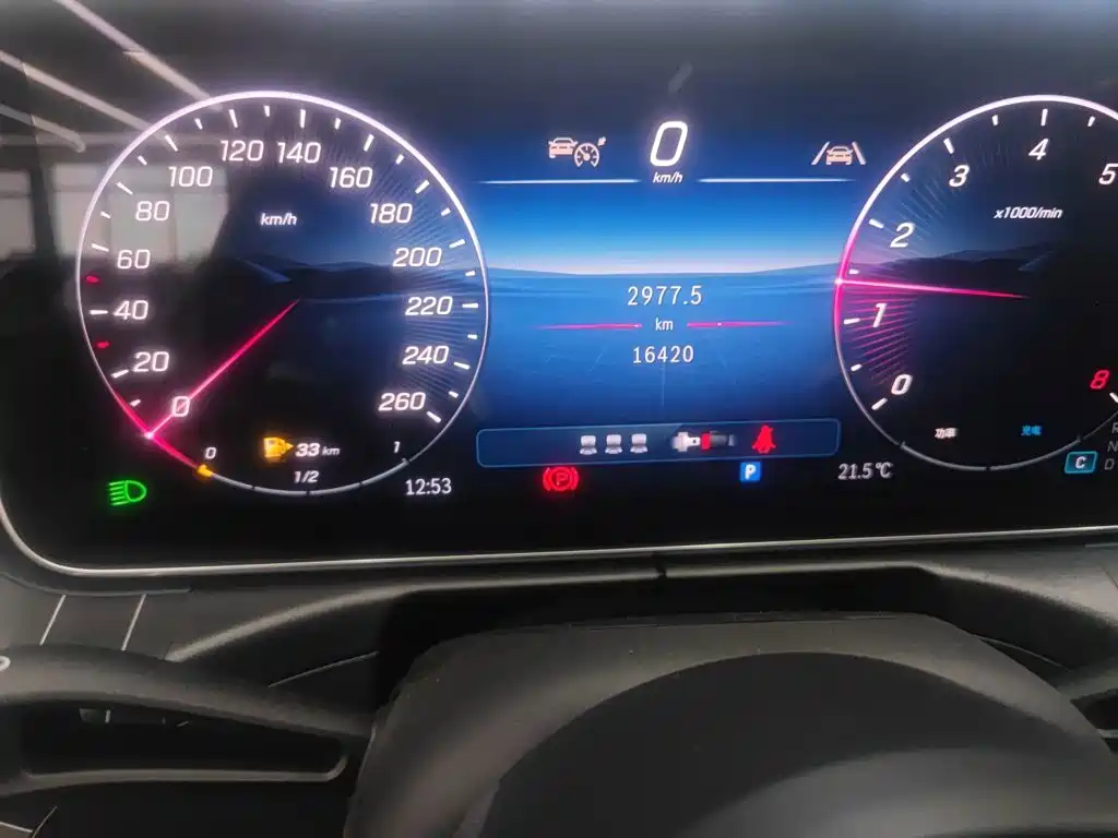 Mercedes-Benz C-Class 2025
