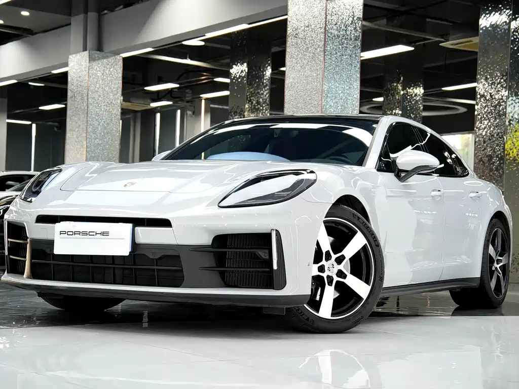 Porsche Panamera 2024 — фото 1