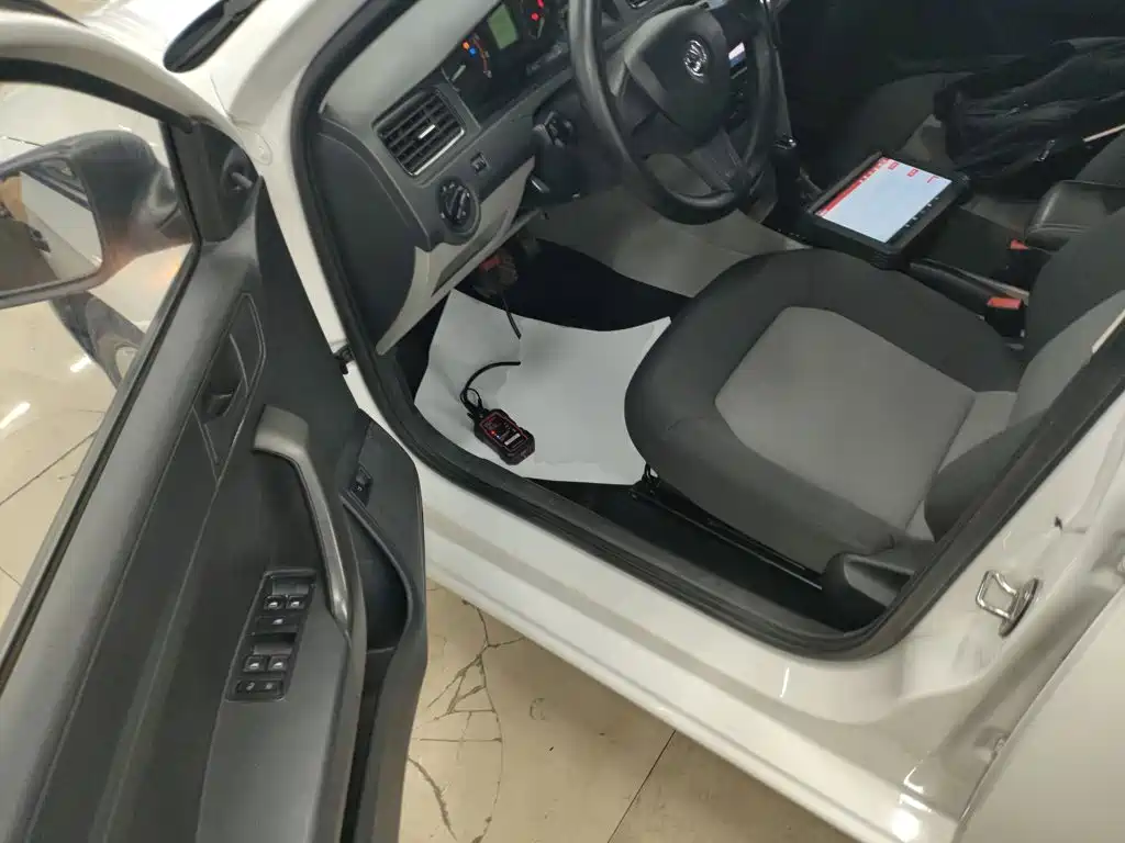 Skoda Rapid 2018 — фото 16