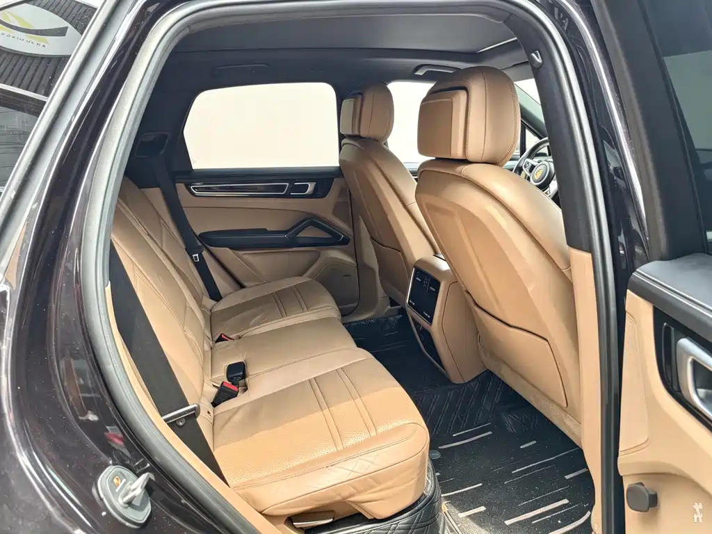Porsche Cayenne 2018 — фото 12